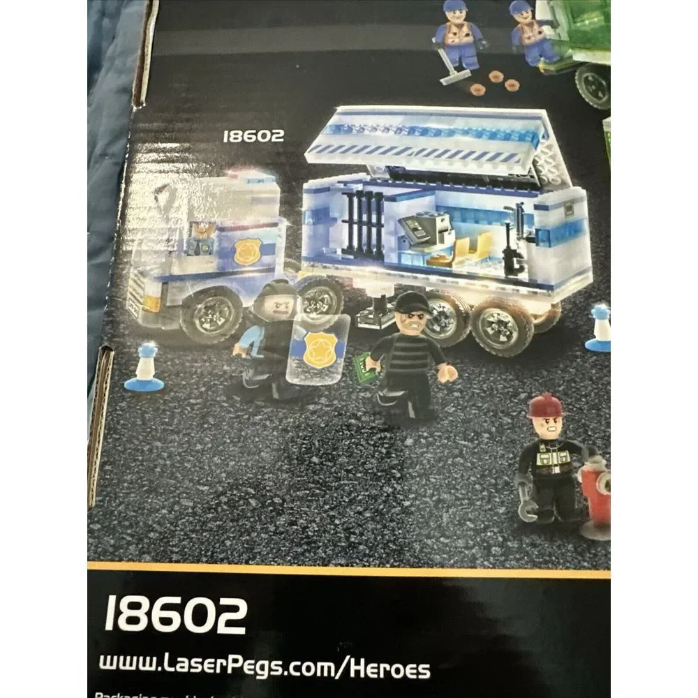 Laser Pegs Heroes Mobile Police Unit 300 pcs 9‎ LED Lights 18602